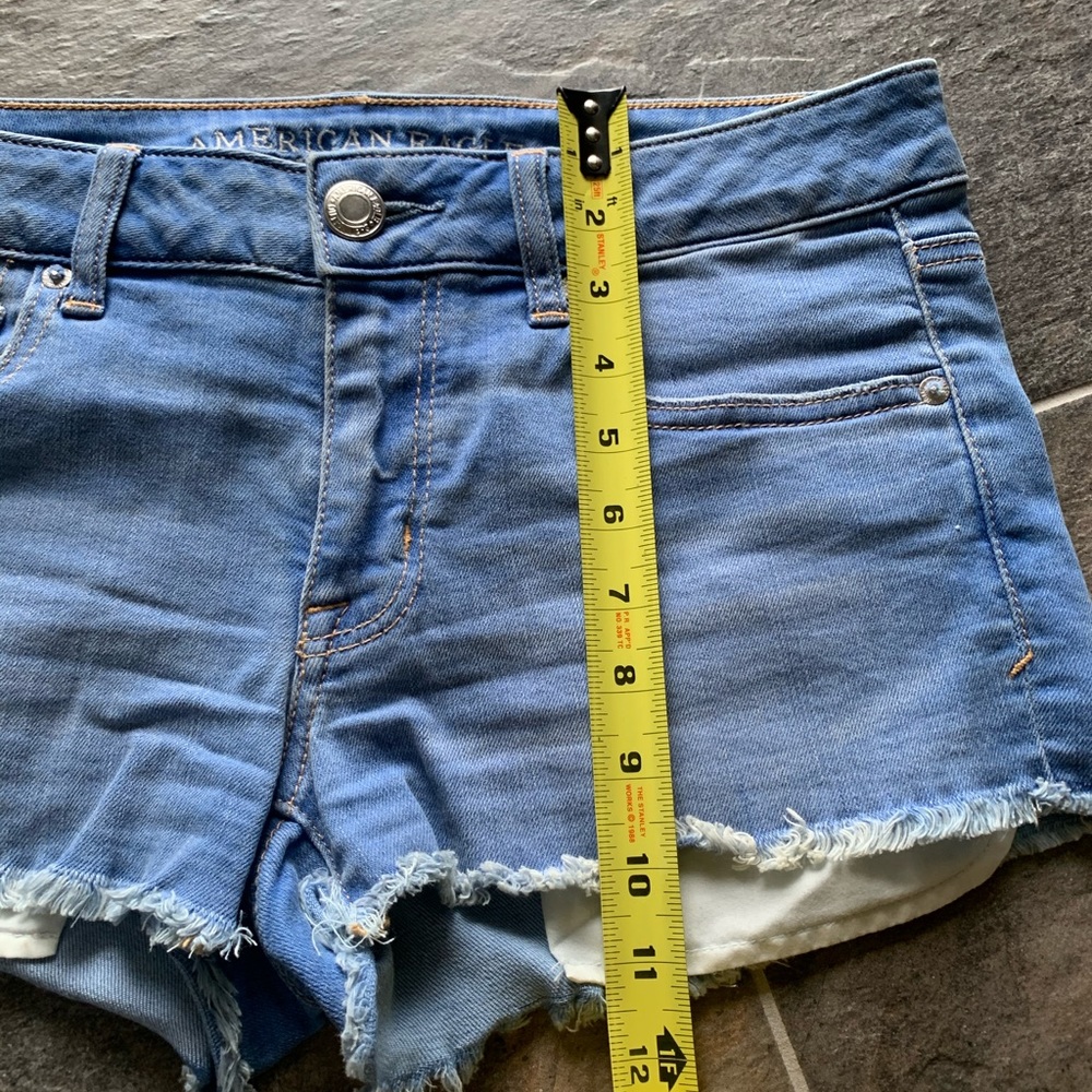 American Eagle (AE) Shortie Jean Shorts! - Picture 5 of 7